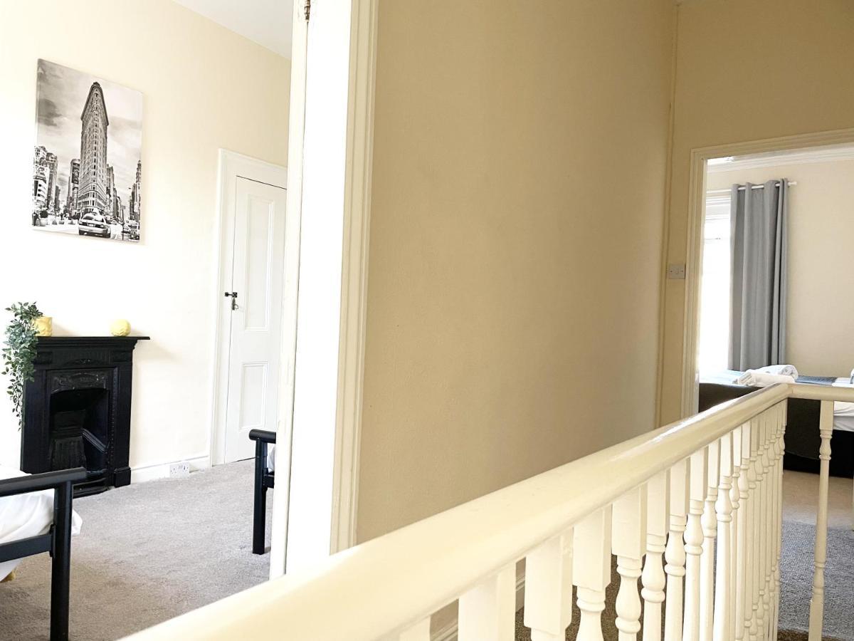 The Neville - Quaint Victorian With Free Parking Apartamento York